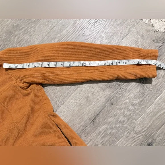 Patagonia Women’s Medium Orange Zip-up Fleece Jacket - Picture 8 of 8